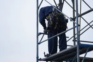 大規模修繕工事の足場組立・解体